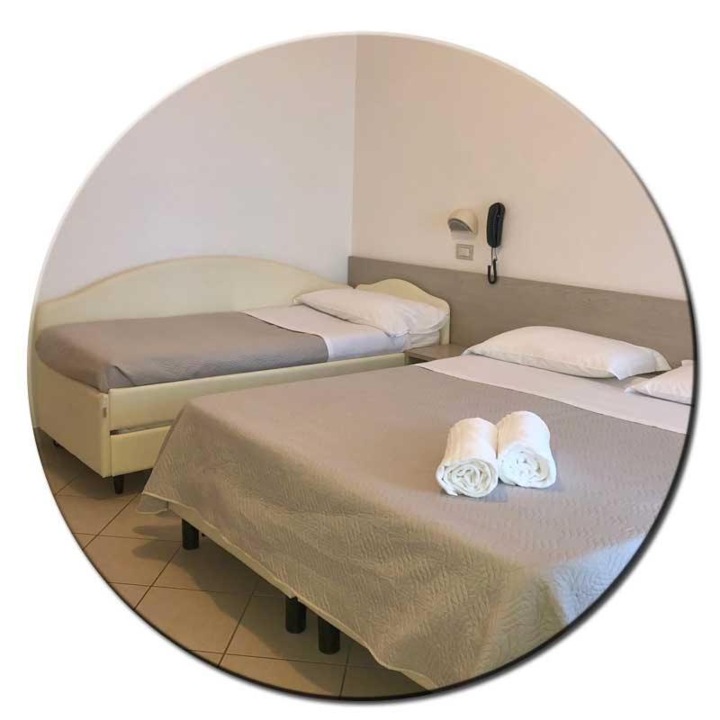 Hotel Amedea Cervia Bagian luar foto