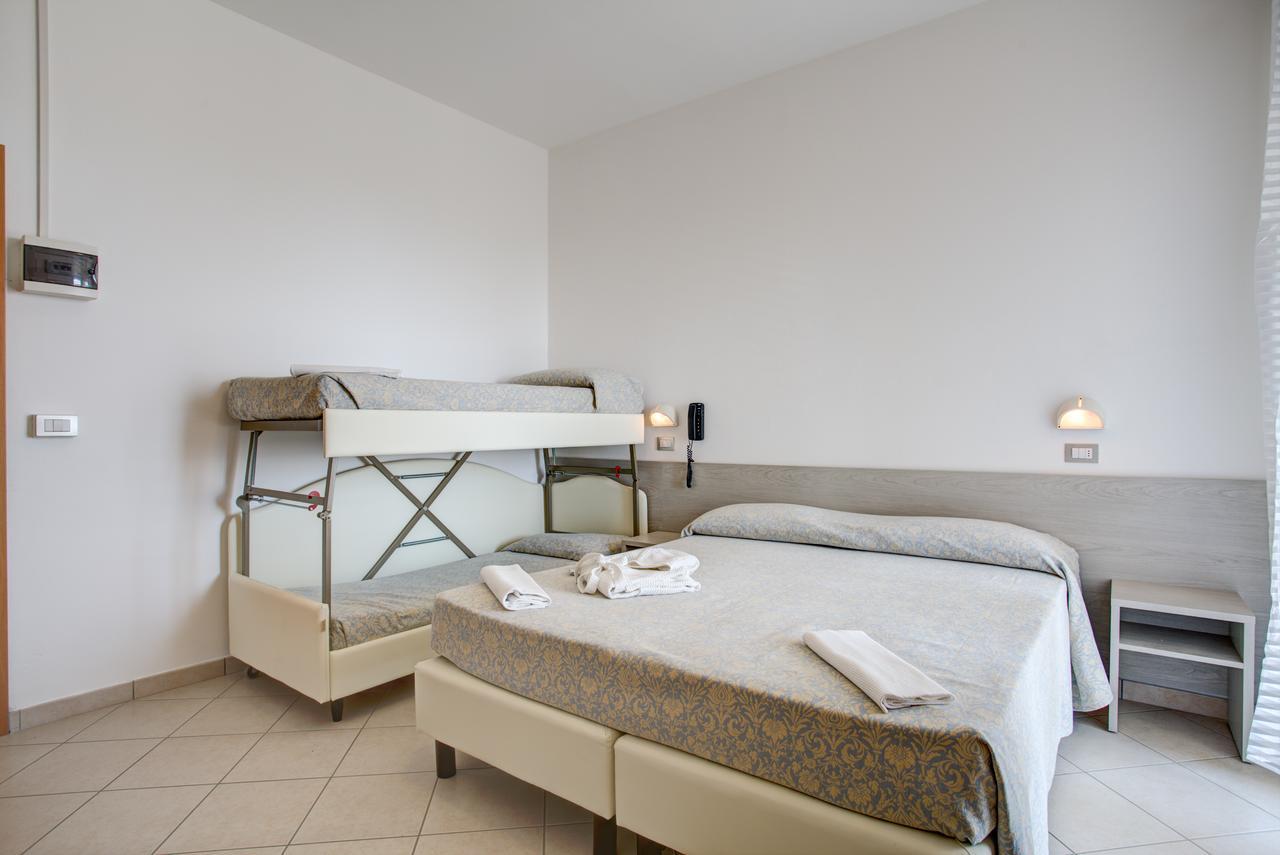 Hotel Amedea Cervia Bagian luar foto