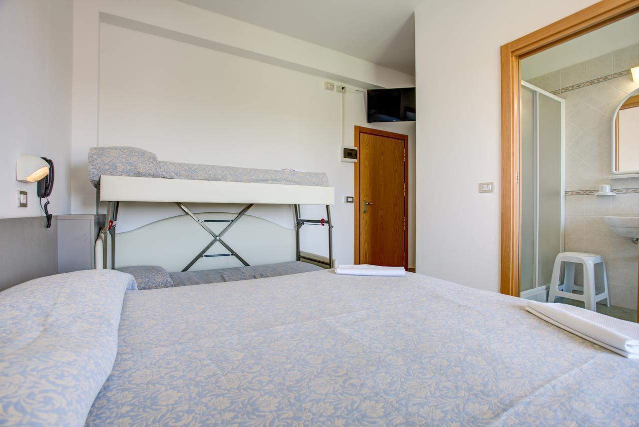 Hotel Amedea Cervia Bagian luar foto