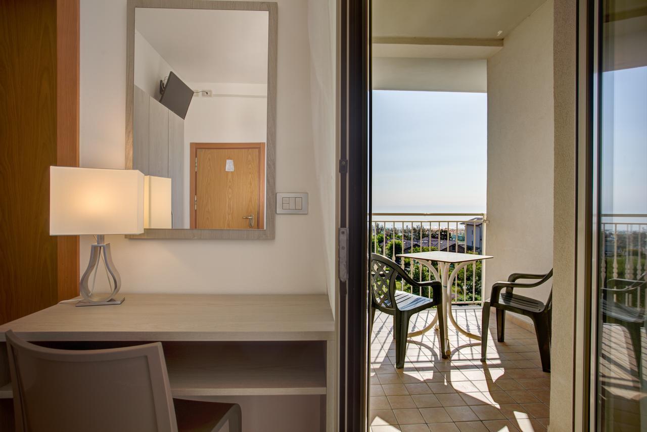 Hotel Amedea Cervia Bagian luar foto