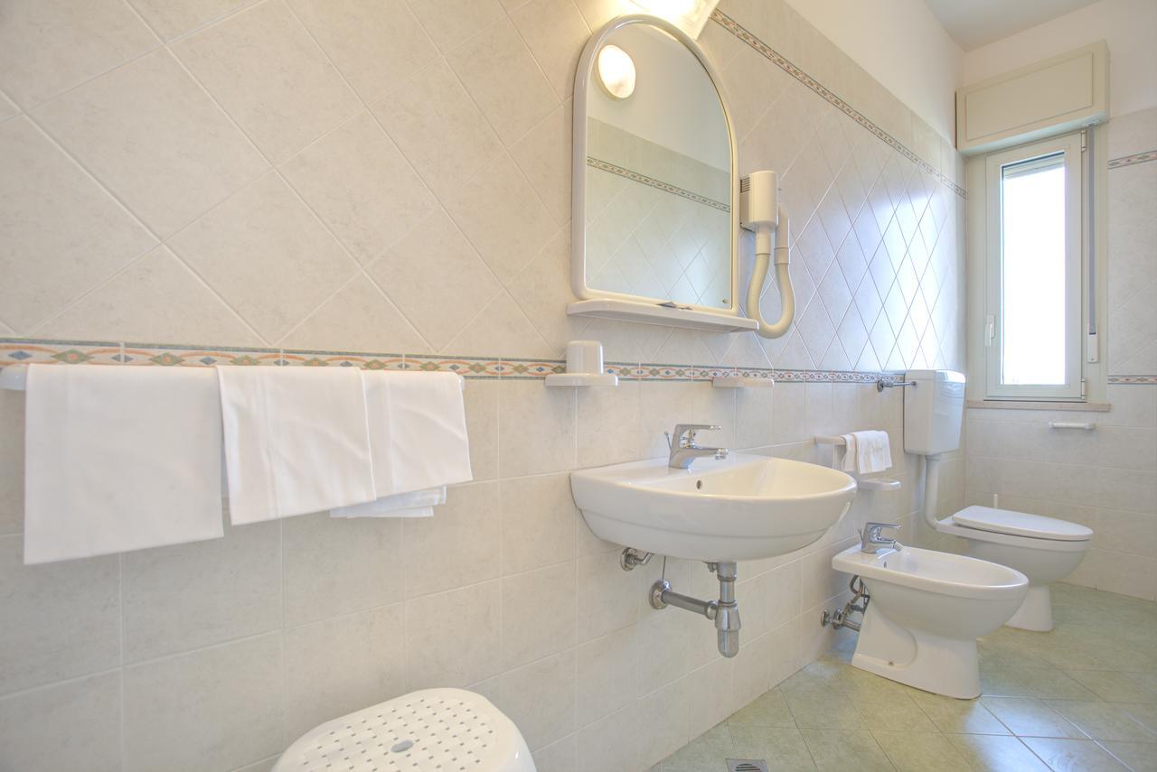 Hotel Amedea Cervia Bagian luar foto