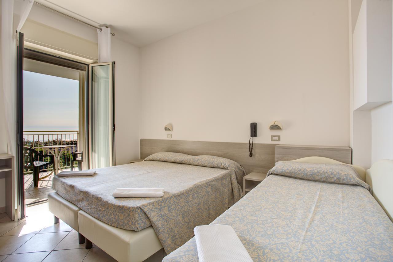 Hotel Amedea Cervia Bagian luar foto